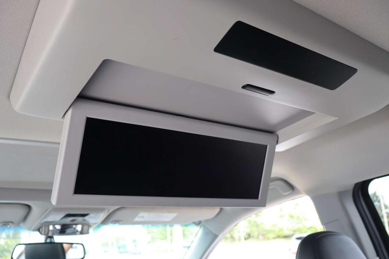 2017 Toyota Sienna SE 8-Passenger   Safety Certification Included Photo