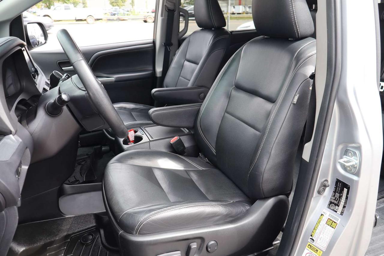 2017 Toyota Sienna SE 8-Passenger   Safety Certification Included Photo