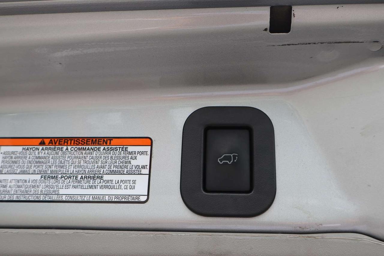 2017 Toyota Sienna SE 8-Passenger   Safety Certification Included Photo