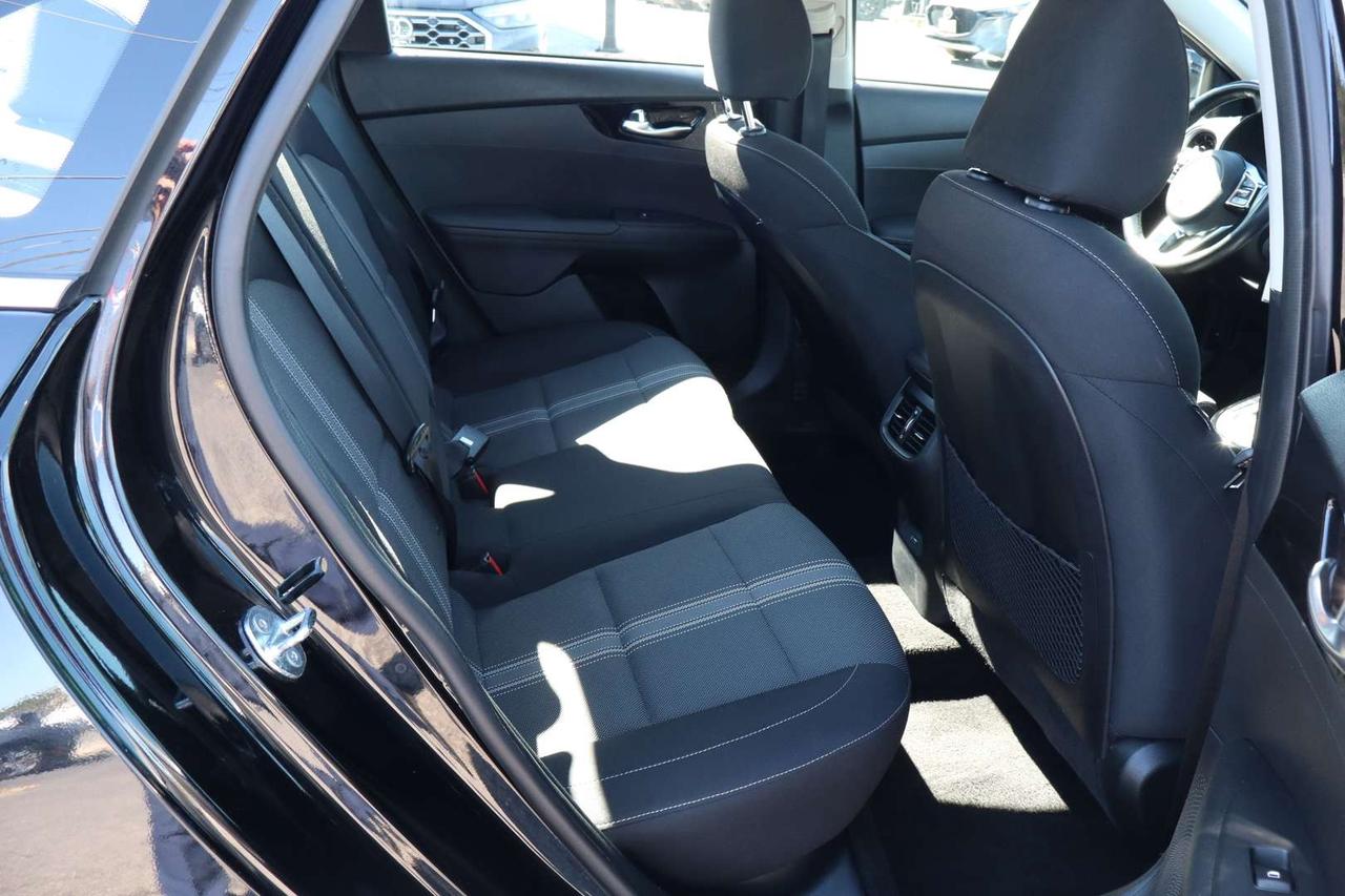 2024 Kia Forte EX   74$ WEEKLY   DONT PAY EXTRA FOR CASH Photo