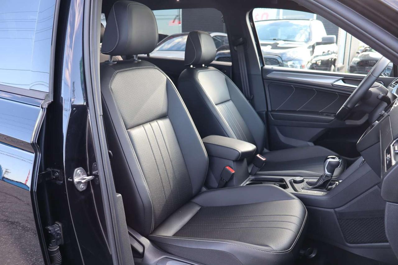 2024 Volkswagen Tiguan Comfortline R-Line Black 4MOTION   No Accident   Clean Carfax Photo