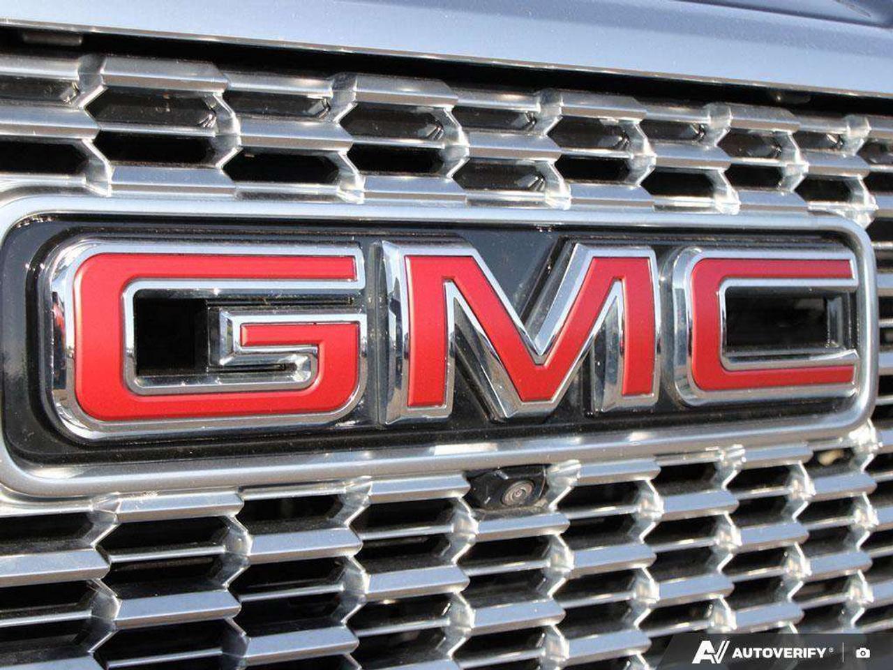 2023 GMC Yukon DENALI, 6.2L V8, 4X4, ALLOYS, LEATHER, BOSE, 1-OWNER, MACMASTER ORIGINAL, CERTIFIED PREOWNED! Photo