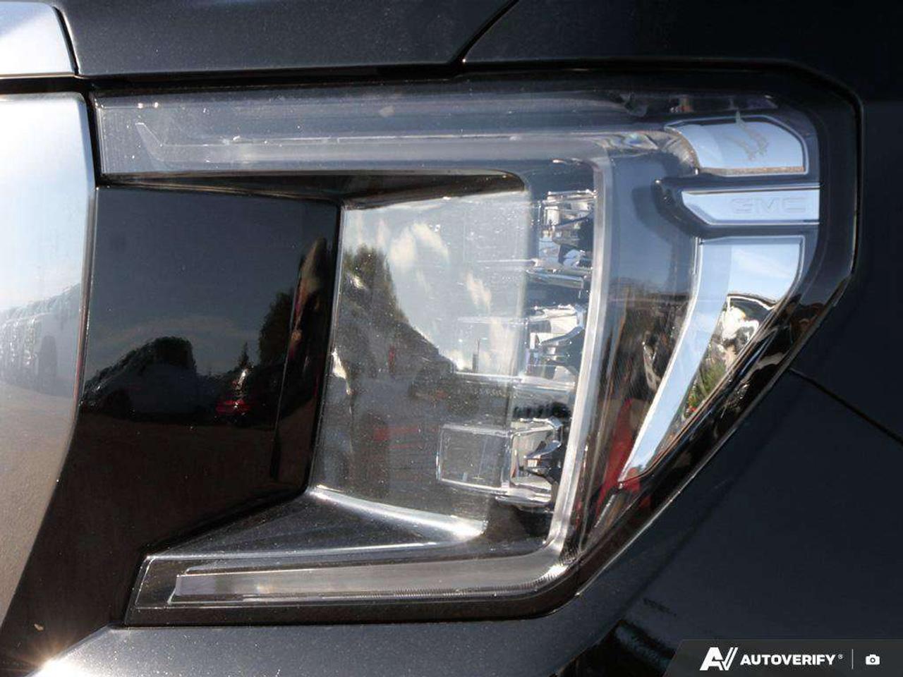 2023 GMC Yukon DENALI, 6.2L V8, 4X4, ALLOYS, LEATHER, BOSE, 1-OWNER, MACMASTER ORIGINAL, CERTIFIED PREOWNED! Photo