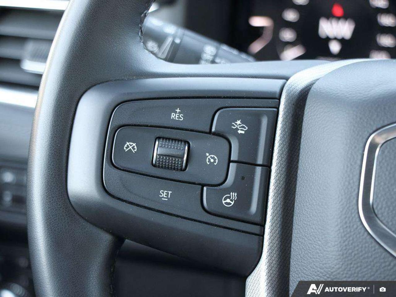 2023 GMC Yukon DENALI, 6.2L V8, 4X4, ALLOYS, LEATHER, BOSE, 1-OWNER, MACMASTER ORIGINAL, CERTIFIED PREOWNED! Photo