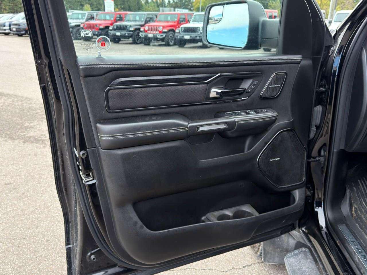 2023 RAM 1500 ACCIDENT FREE   SUNROOF   LEATHER Photo