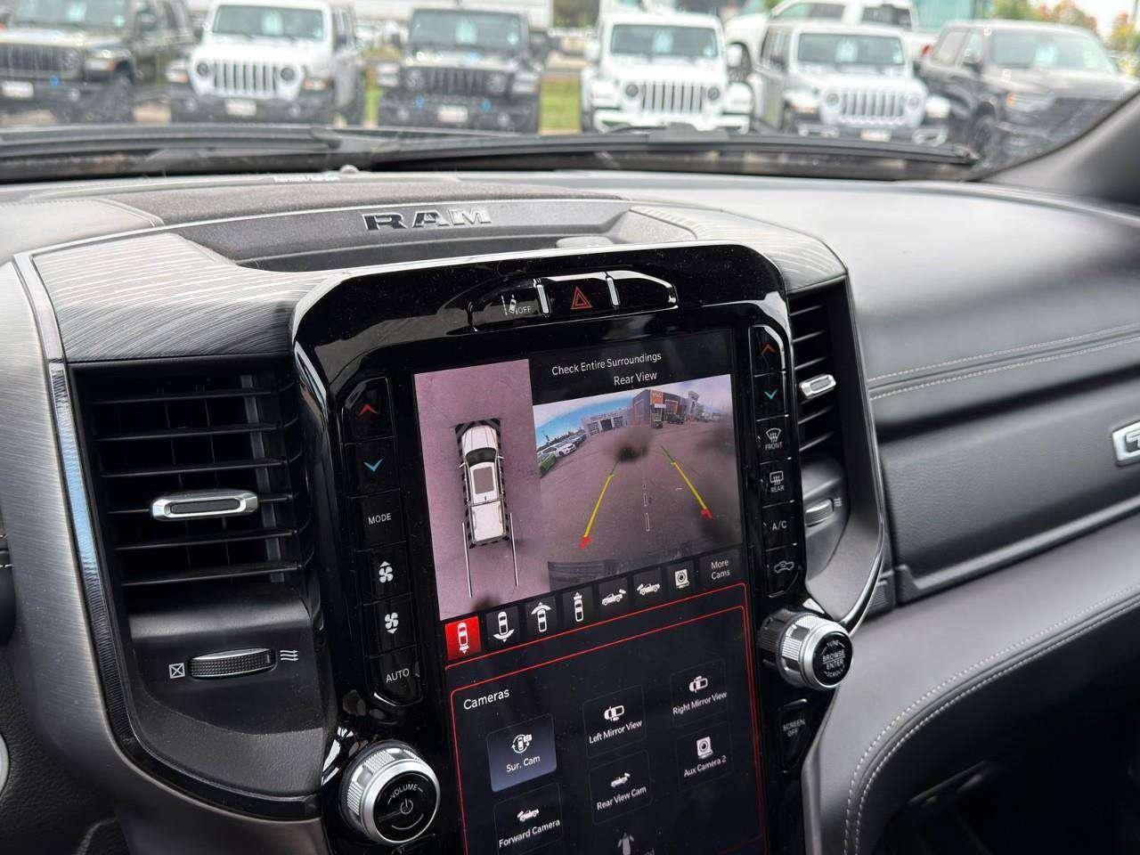 2023 RAM 1500 ACCIDENT FREE   SUNROOF   LEATHER Photo