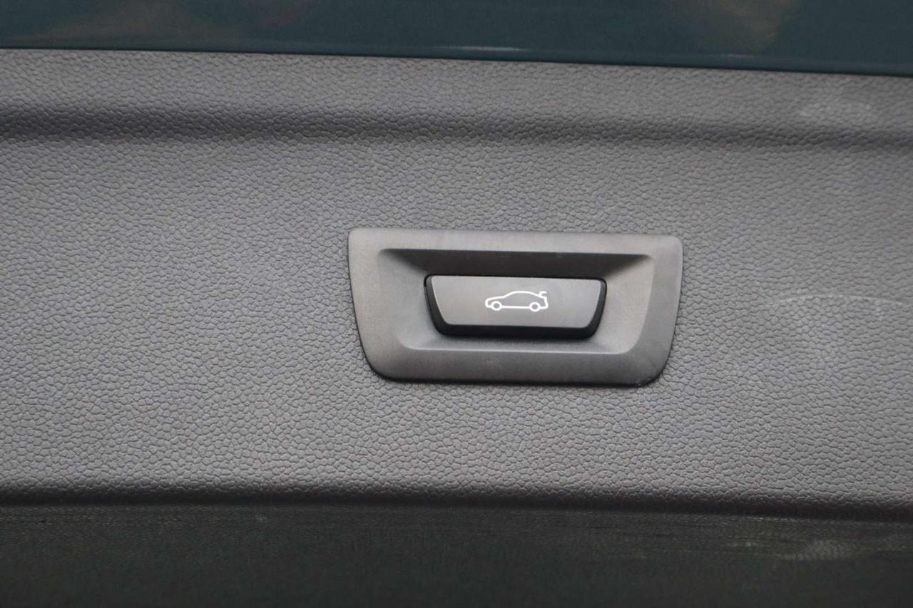 2022 BMW iX xDrive50   Premium   Blue Interior   Accident Free Photo
