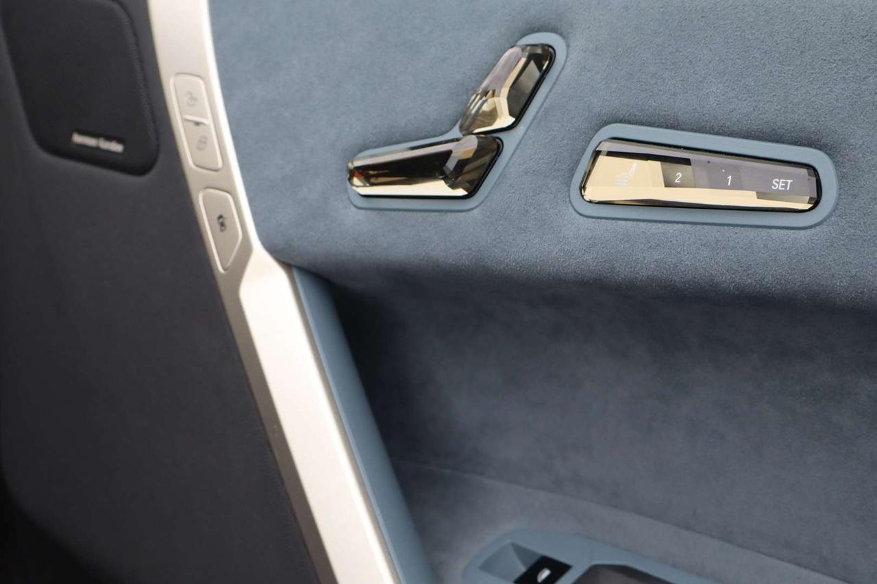 2022 BMW iX xDrive50   Premium   Blue Interior   Accident Free Photo