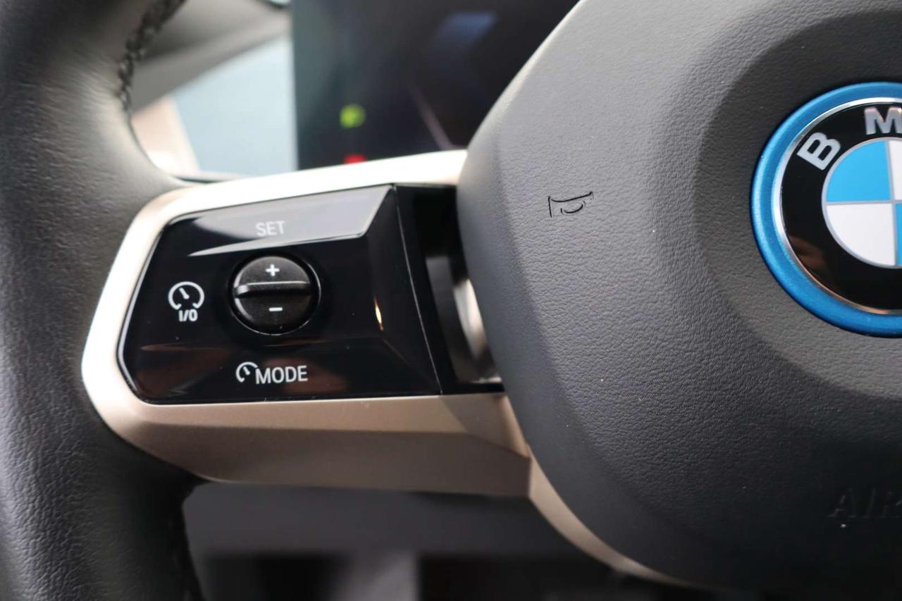 2022 BMW iX xDrive50   Premium   Blue Interior   Accident Free Photo