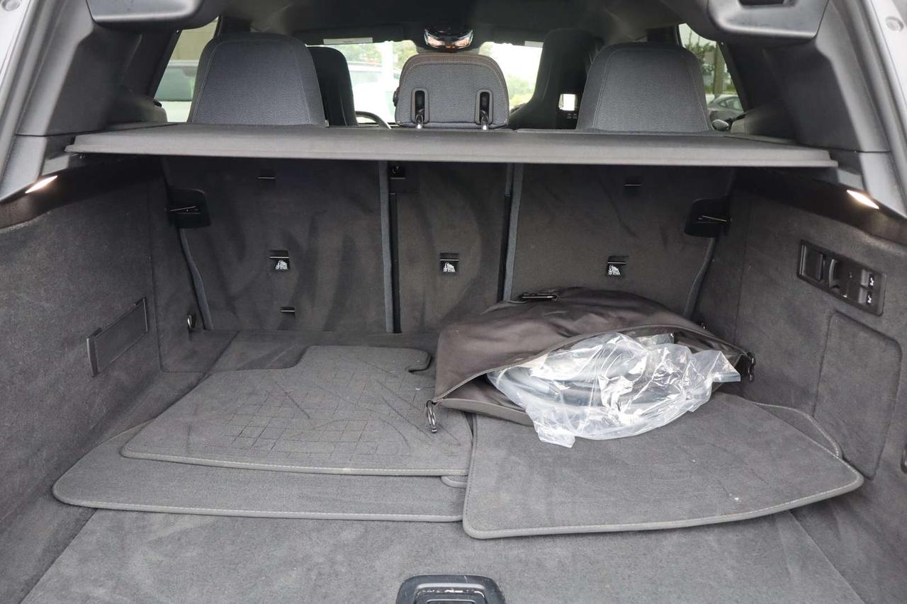 2022 BMW iX xDrive50   Premium   Blue Interior   Accident Free Photo