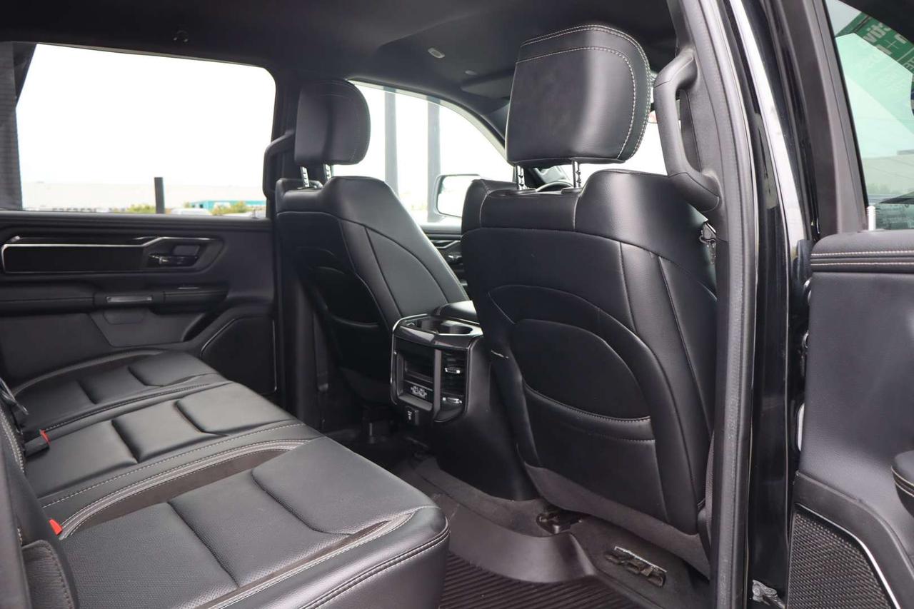 2022 RAM 1500 Sport GT Crew Cab 4WD Hemi 5.7L Photo