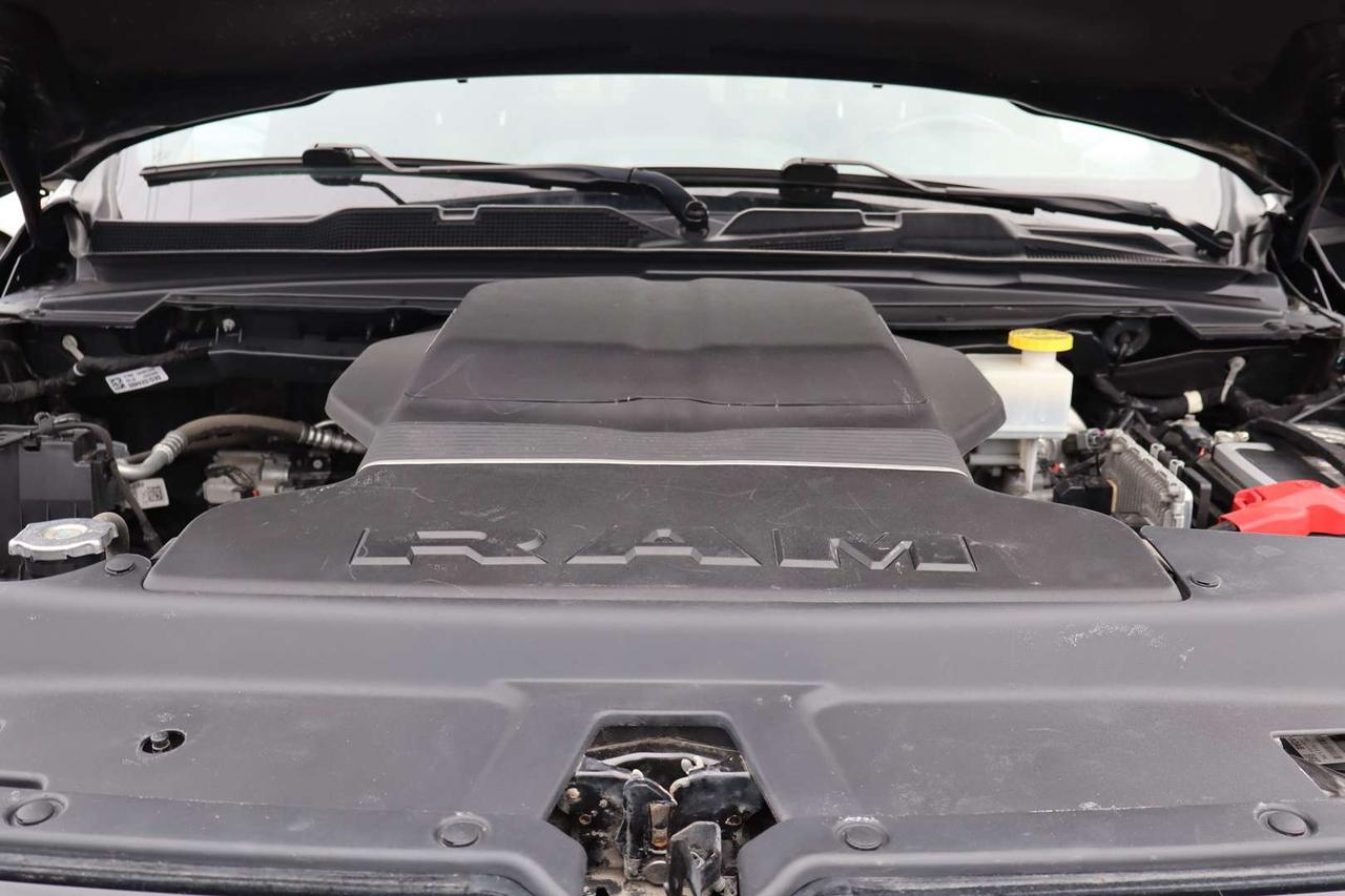 2022 RAM 1500 Sport GT Crew Cab 4WD Hemi 5.7L Photo