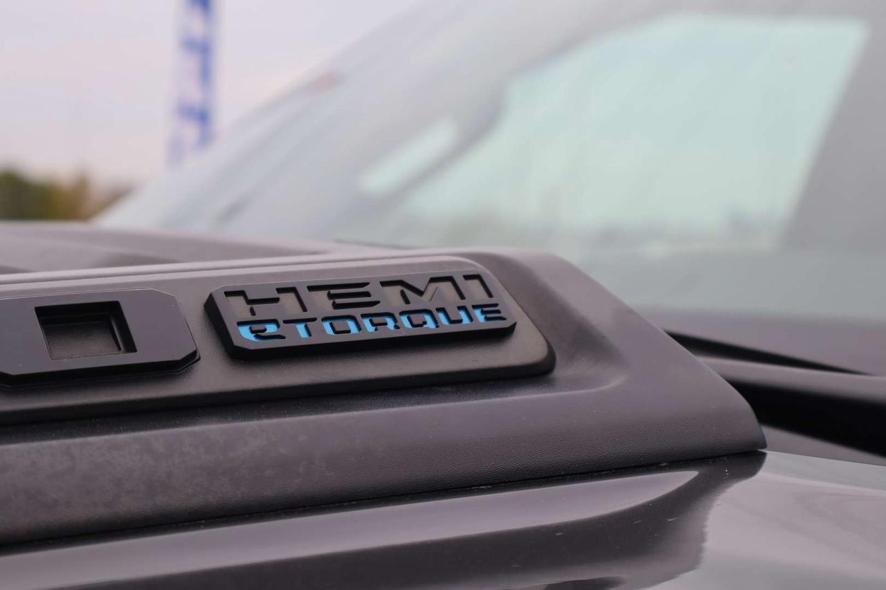 2022 RAM 1500 Sport GT Crew Cab 4WD Hemi 5.7L Photo