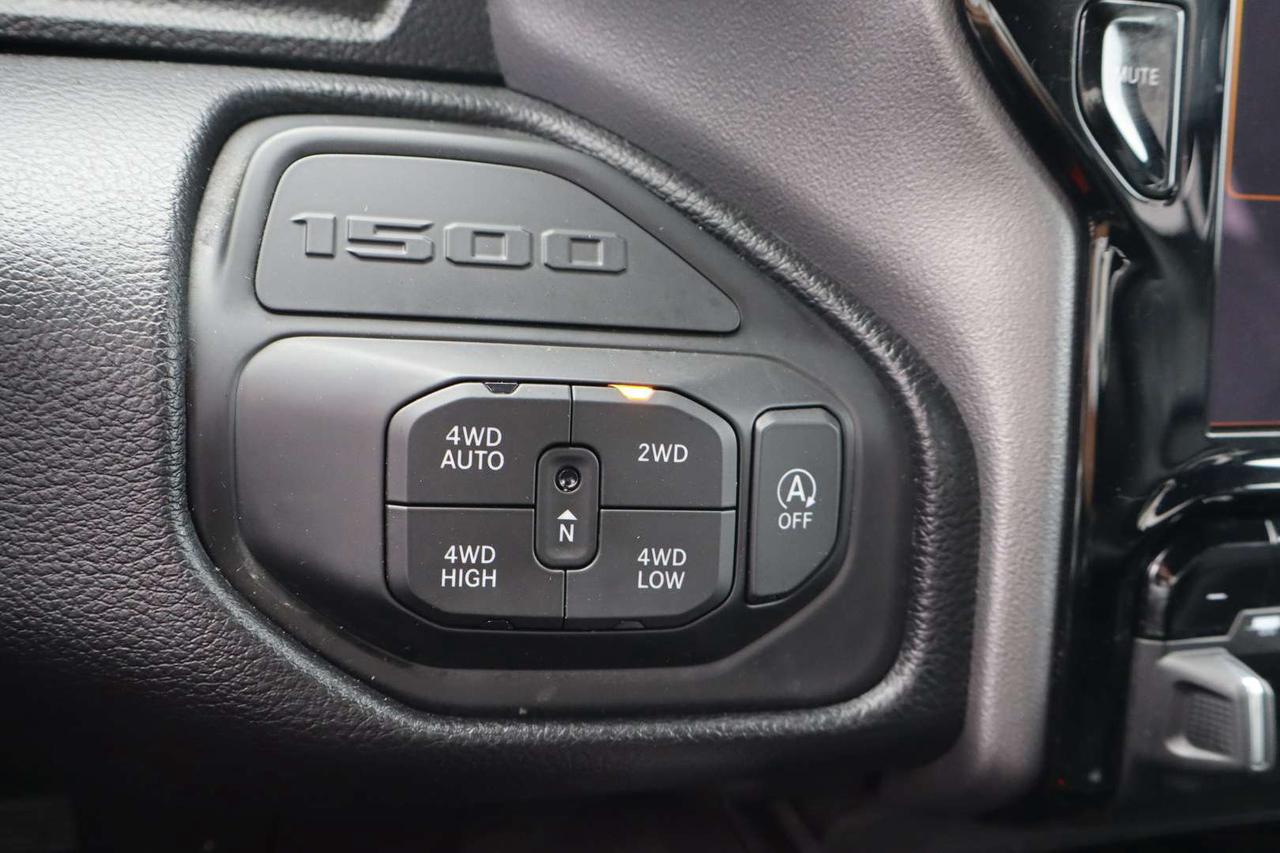 2022 RAM 1500 Sport GT Crew Cab 4WD Hemi 5.7L Photo