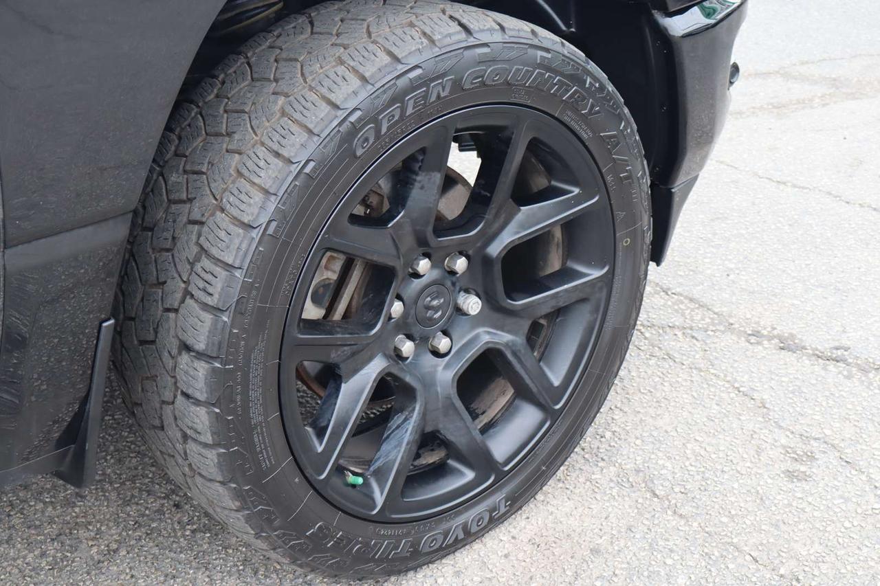 2022 RAM 1500 Sport GT Crew Cab 4WD Hemi 5.7L Photo