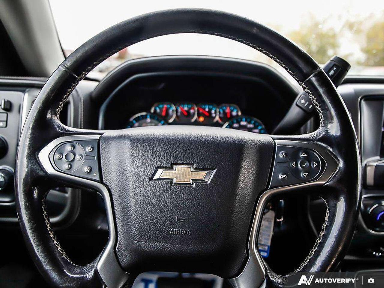 2018 Chevrolet Silverado 1500 5.3L V8, 4X4, Z71, ALLOYS, LEATHER, DOUBLE, 1-OWNER, CERTIFIED AS-TRADED! Photo
