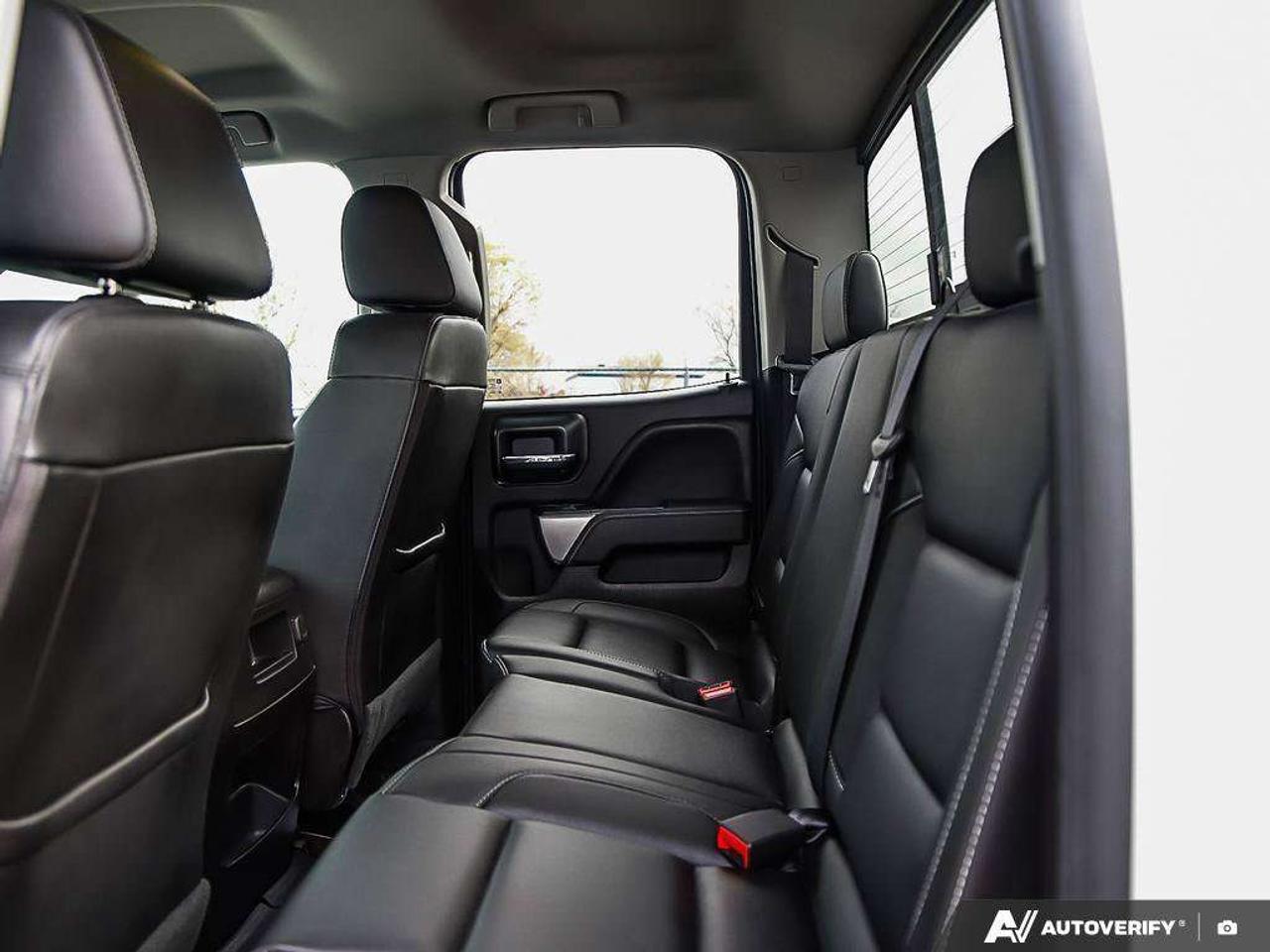 2018 Chevrolet Silverado 1500 5.3L V8, 4X4, Z71, ALLOYS, LEATHER, DOUBLE, 1-OWNER, CERTIFIED AS-TRADED! Photo