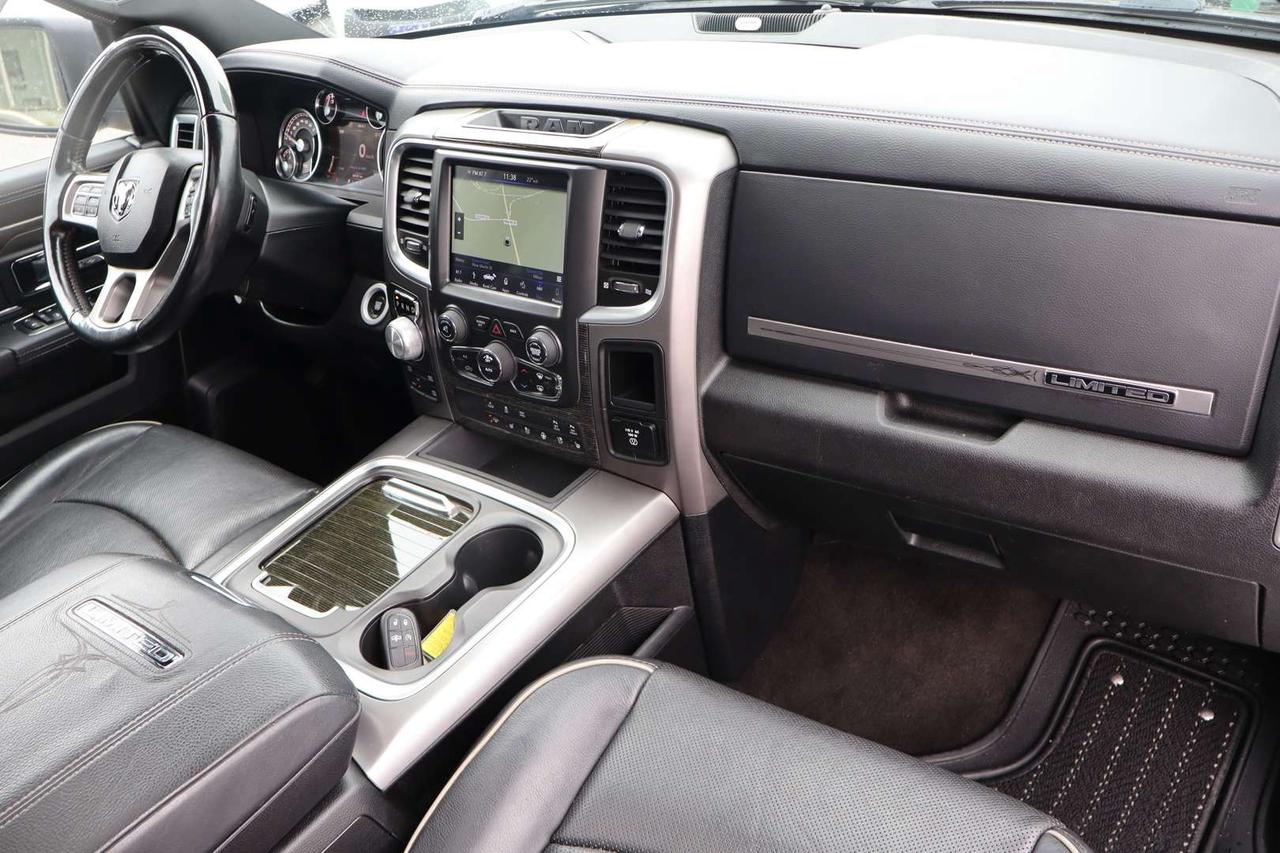 2018 RAM 1500 Limited Crew Cab 4WD   No Accidents   Certified   Local Ontario Vehicle Photo