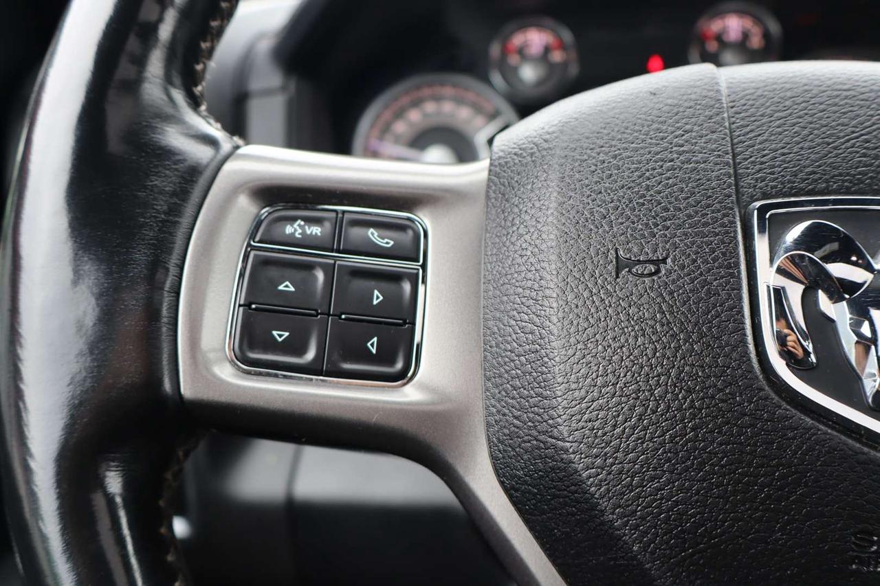 2018 RAM 1500 Limited Crew Cab 4WD   No Accidents   Certified   Local Ontario Vehicle Photo