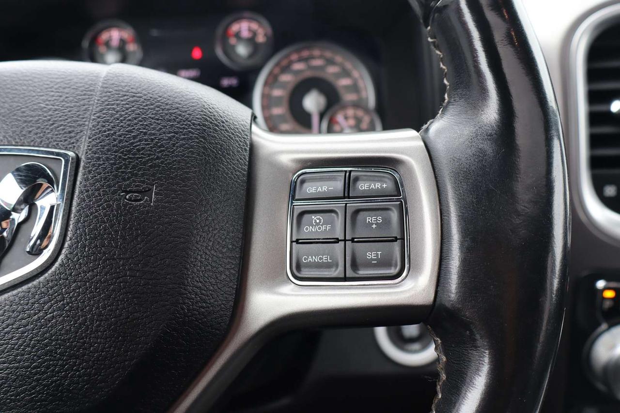 2018 RAM 1500 Limited Crew Cab 4WD   No Accidents   Certified   Local Ontario Vehicle Photo
