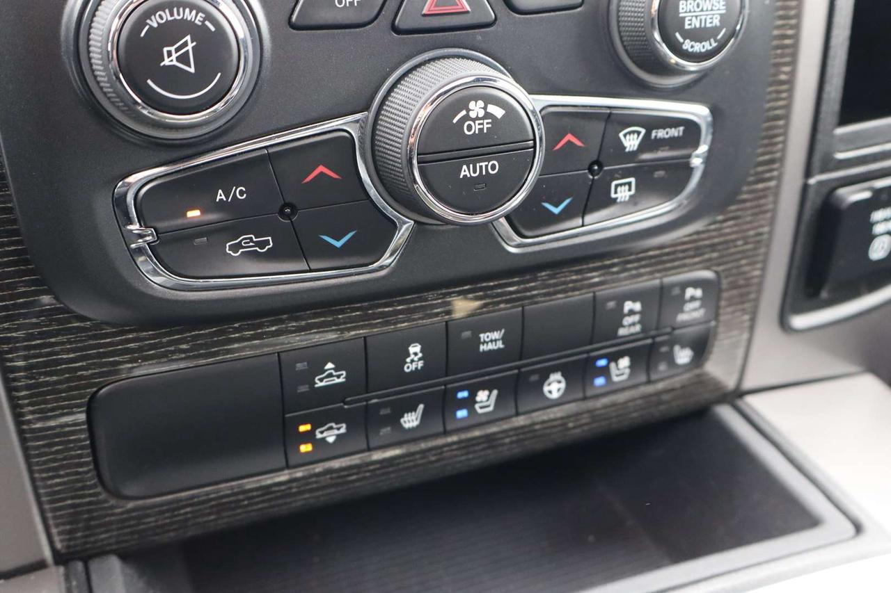 2018 RAM 1500 Limited Crew Cab 4WD   No Accidents   Certified   Local Ontario Vehicle Photo