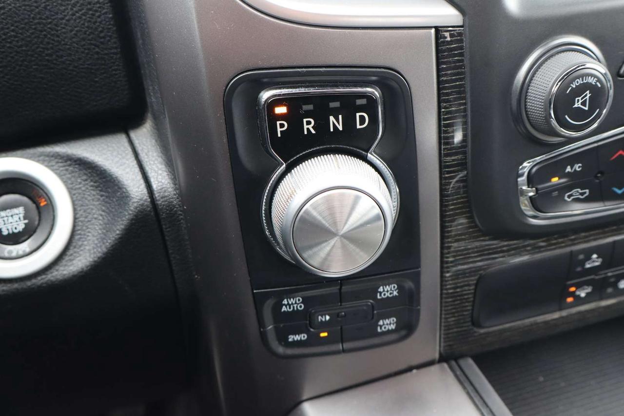2018 RAM 1500 Limited Crew Cab 4WD   No Accidents   Certified   Local Ontario Vehicle Photo