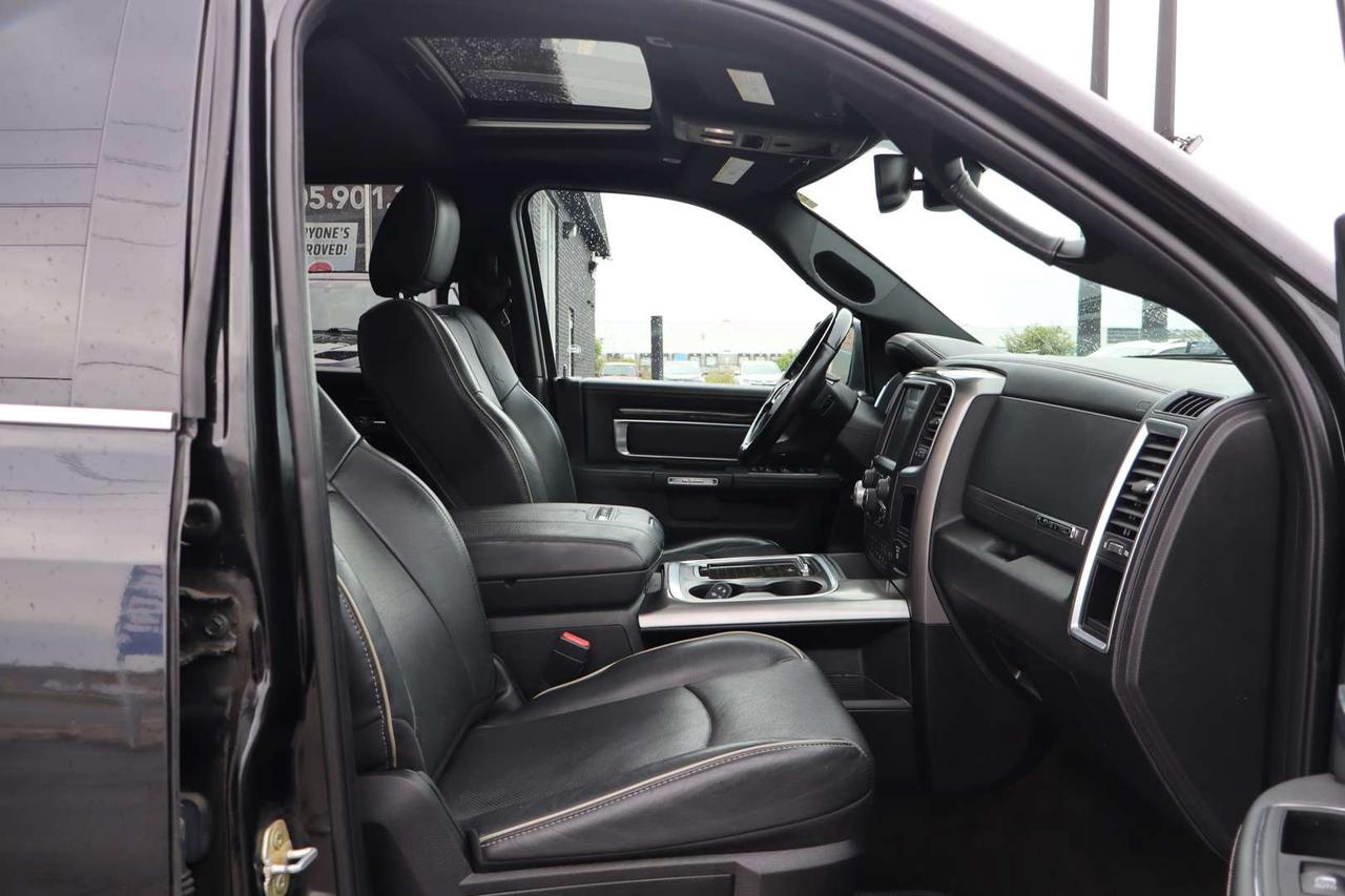 2018 RAM 1500 Limited Crew Cab 4WD   No Accidents   Certified   Local Ontario Vehicle Photo
