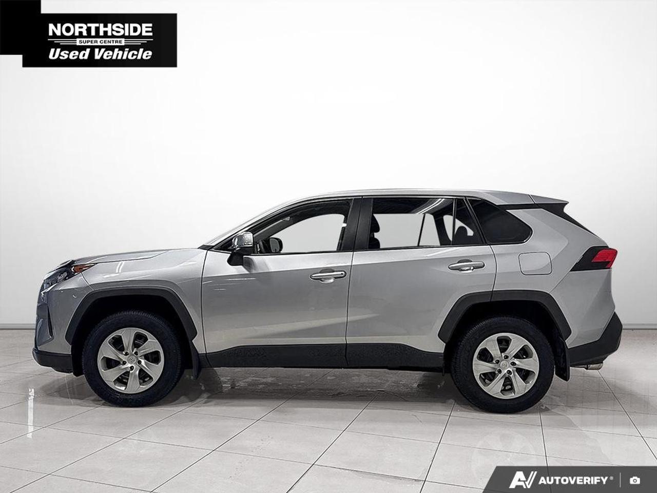 2022 Toyota RAV4 LE FWD Photo