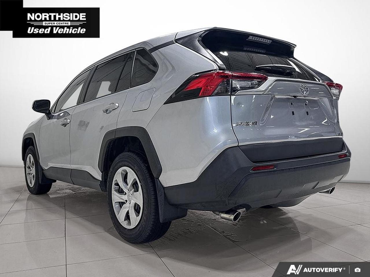 2022 Toyota RAV4 LE FWD Photo