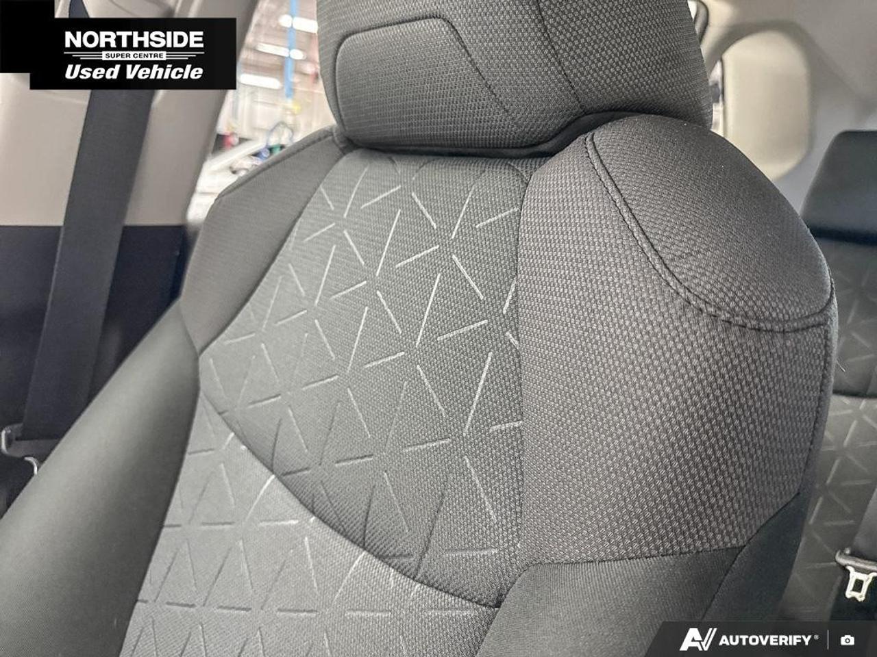 2022 Toyota RAV4 LE FWD Photo