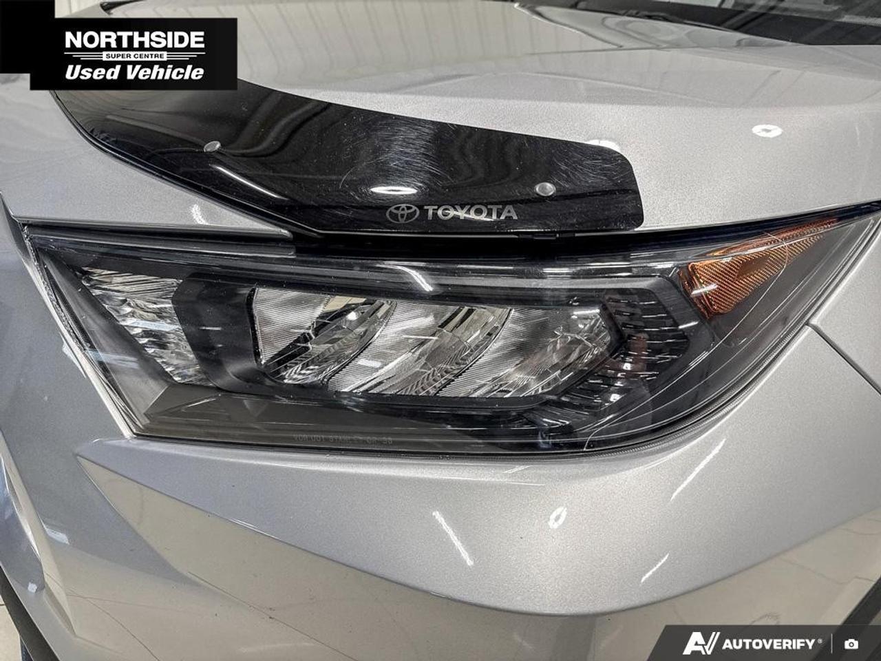 2022 Toyota RAV4 LE FWD Photo