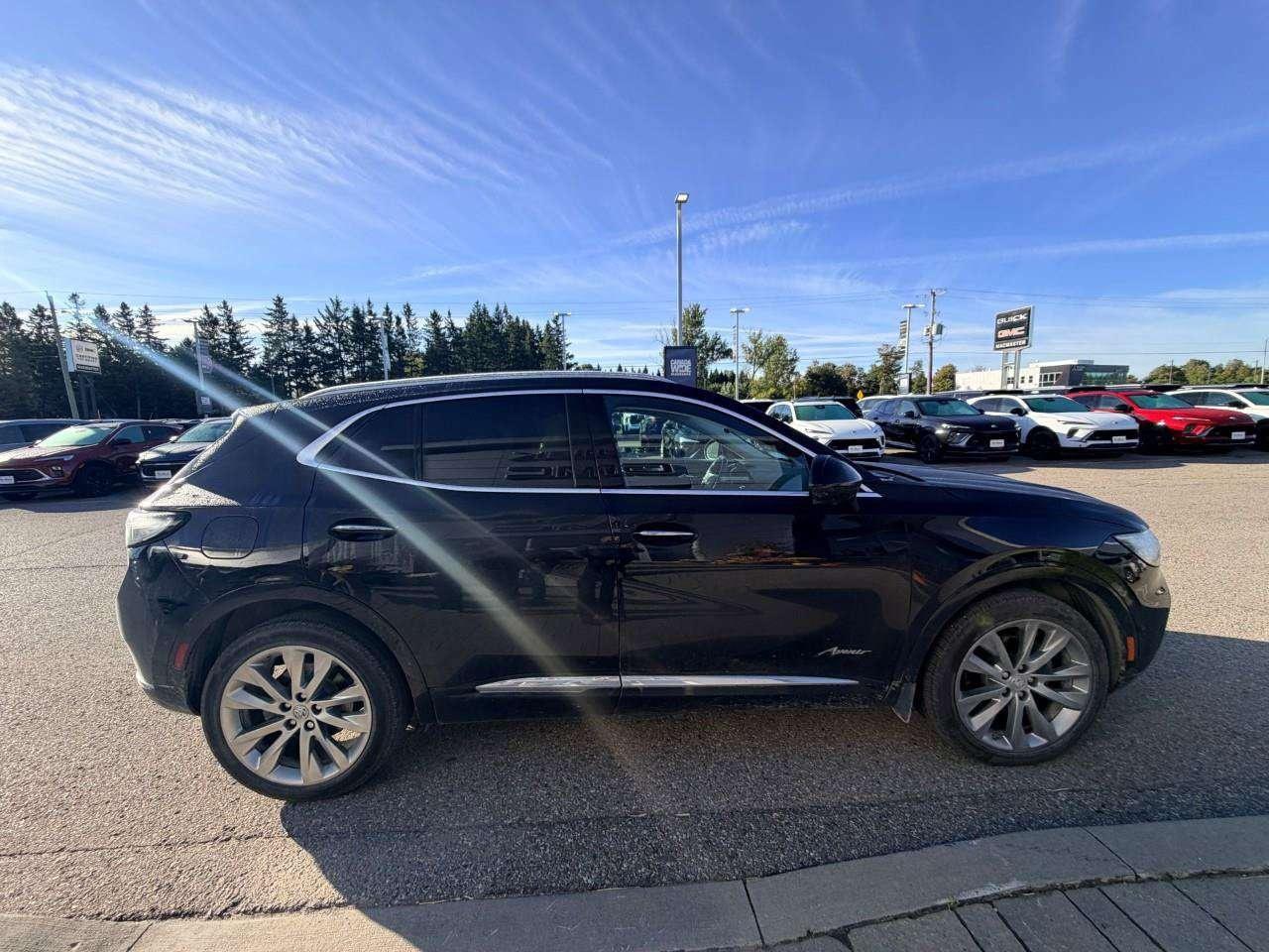 2023 Buick Envision AVENIR, 2.0L 4-CYL, AWD, ALLOYS, LEATHER, BOSE, NAV, 1-OWNER, MACMASTER ORIGINAL, CERTIFIED PREOWNED! Photo