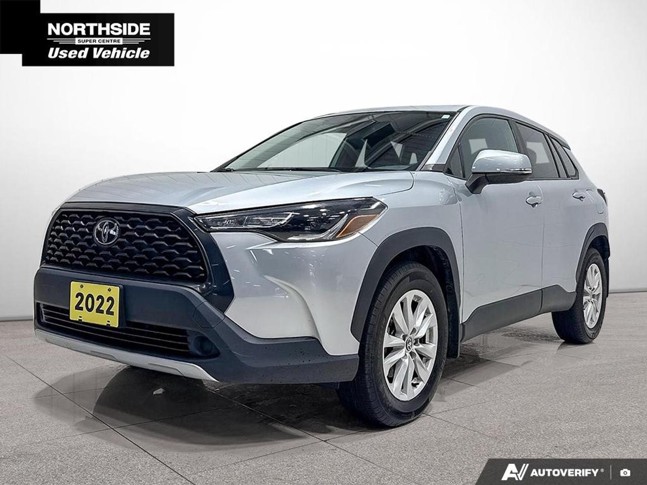 2022 Toyota Corolla Cross LE FWD Photo