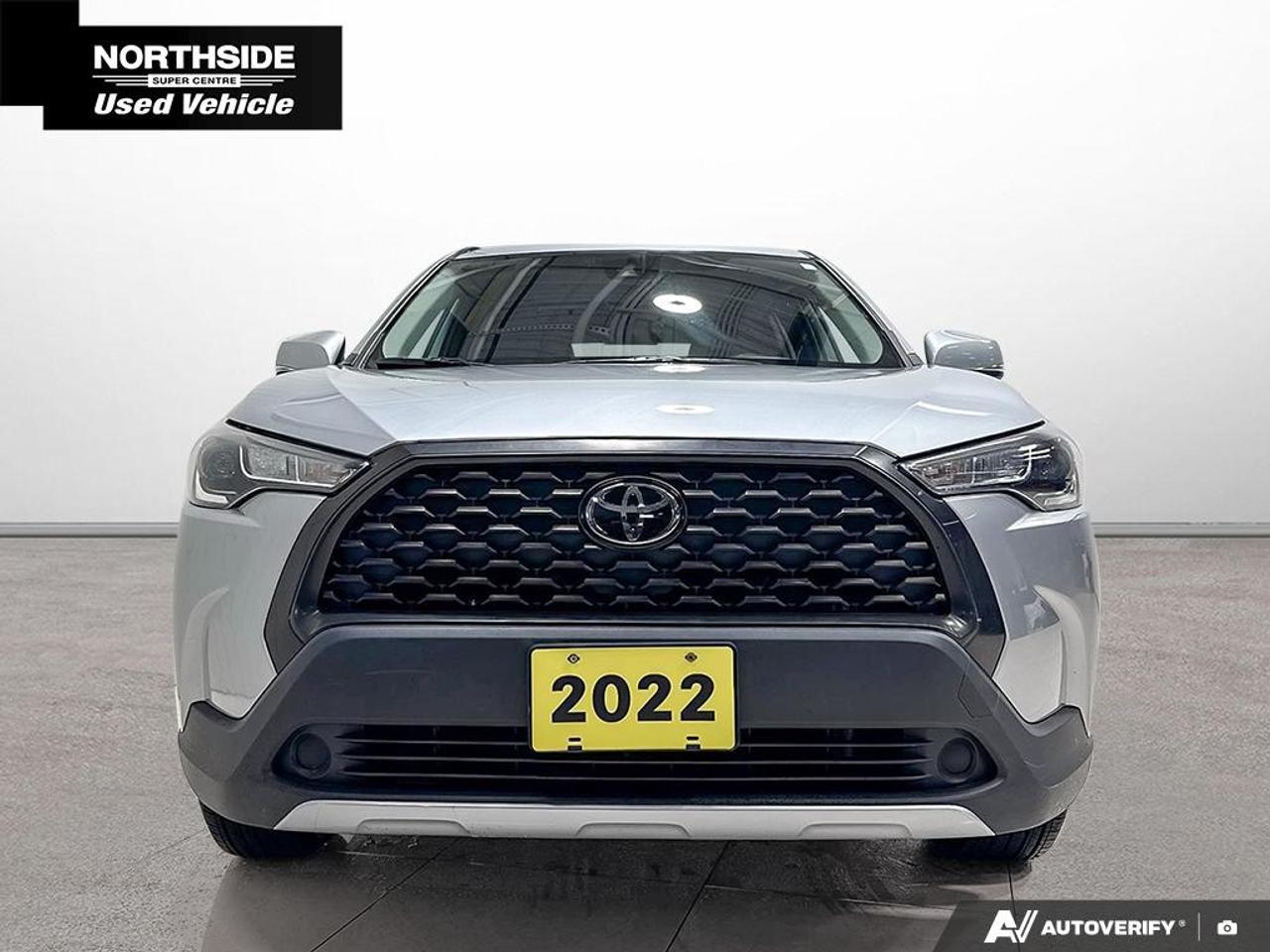 2022 Toyota Corolla Cross LE FWD Photo5