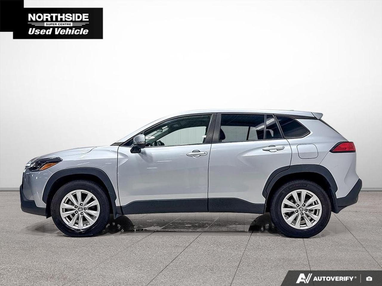 2022 Toyota Corolla Cross LE FWD Photo