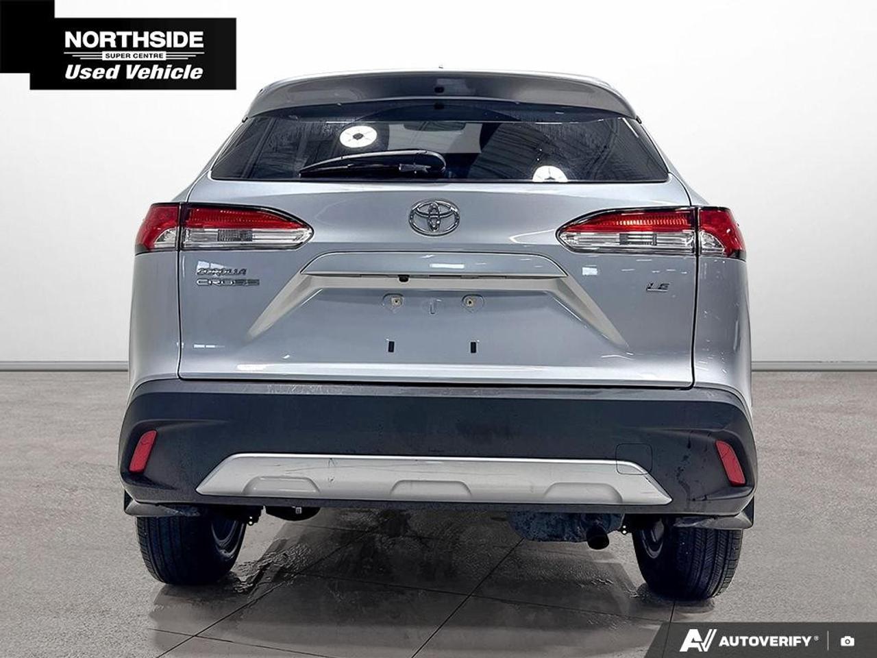 2022 Toyota Corolla Cross LE FWD Photo