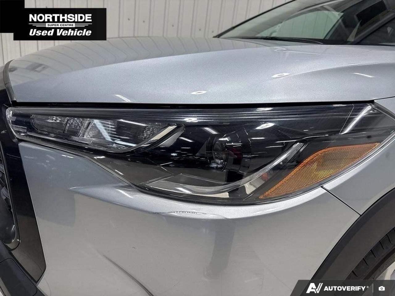 2022 Toyota Corolla Cross LE FWD Photo