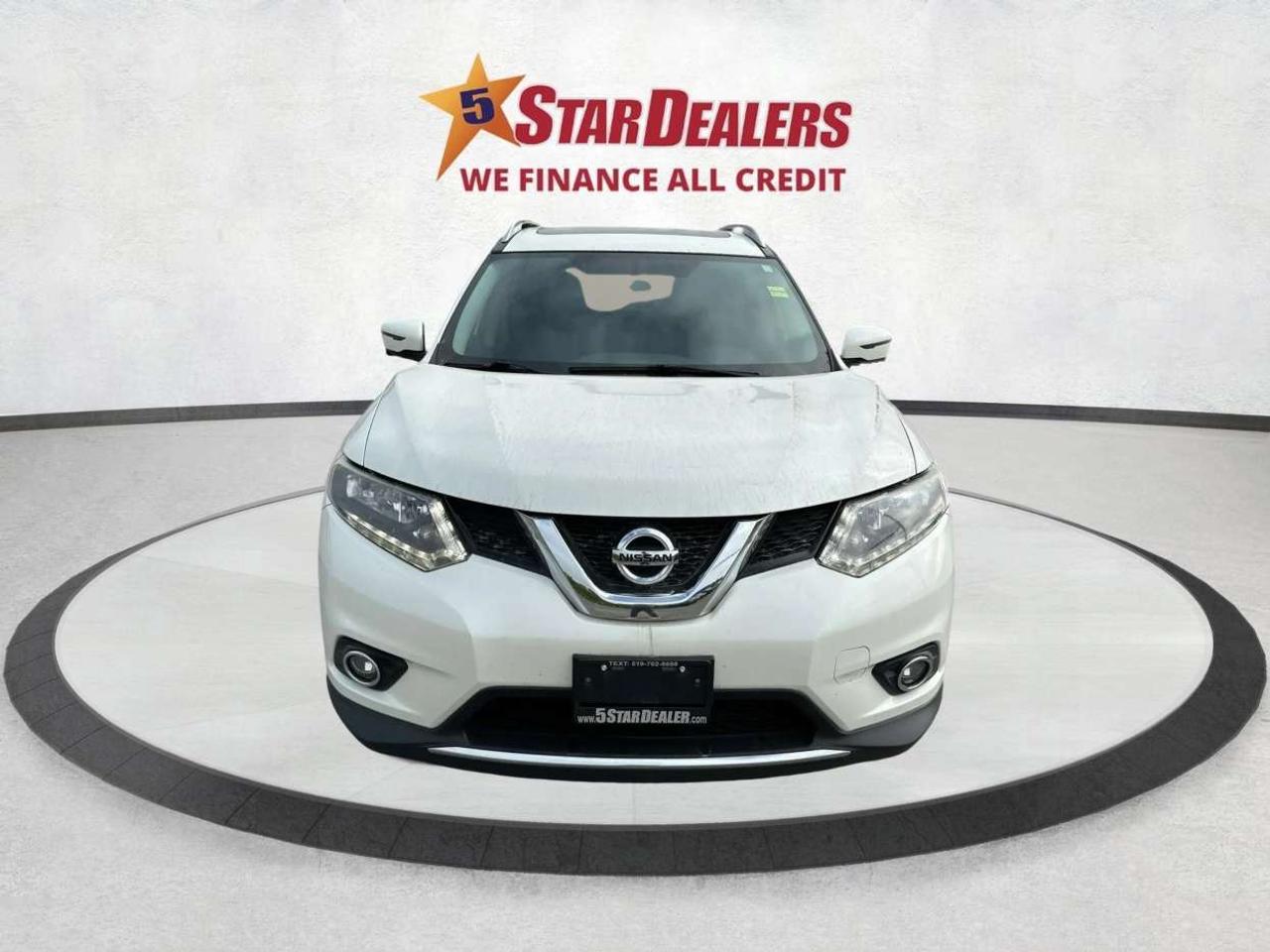 2016 Nissan Rogue SV/AWD/LEATHER/PANO/LOADED/WE FINANCE ALL CREDIT! Photo1