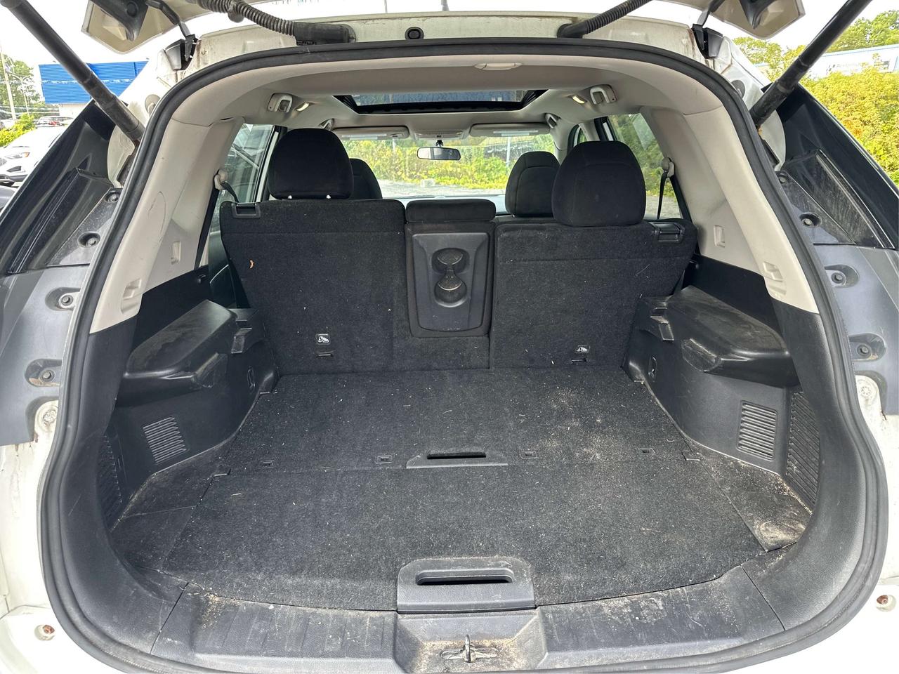 2016 Nissan Rogue SV/AWD/LEATHER/PANO/LOADED/WE FINANCE ALL CREDIT! Photo