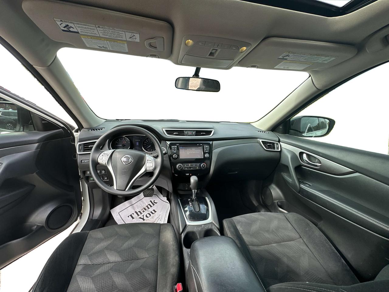 2016 Nissan Rogue SV/AWD/LEATHER/PANO/LOADED/WE FINANCE ALL CREDIT! Photo