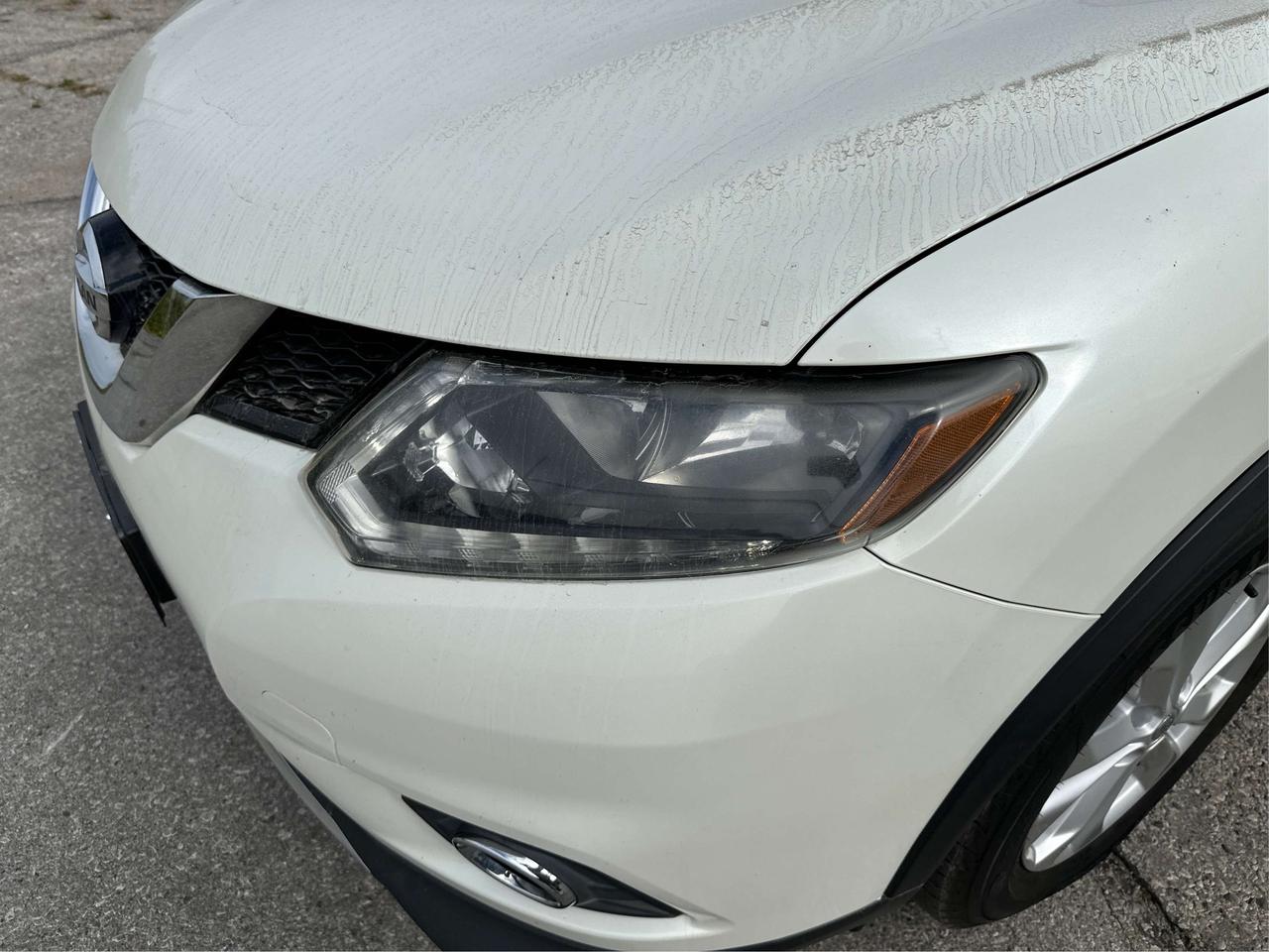 2016 Nissan Rogue SV/AWD/LEATHER/PANO/LOADED/WE FINANCE ALL CREDIT! Photo