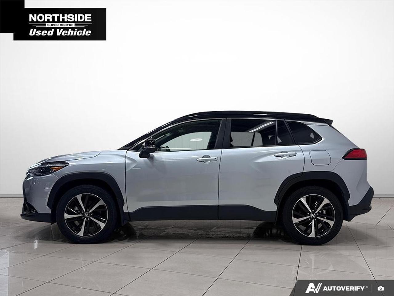 2025 Toyota Corolla Cross Hybrid XSE AWD Photo2