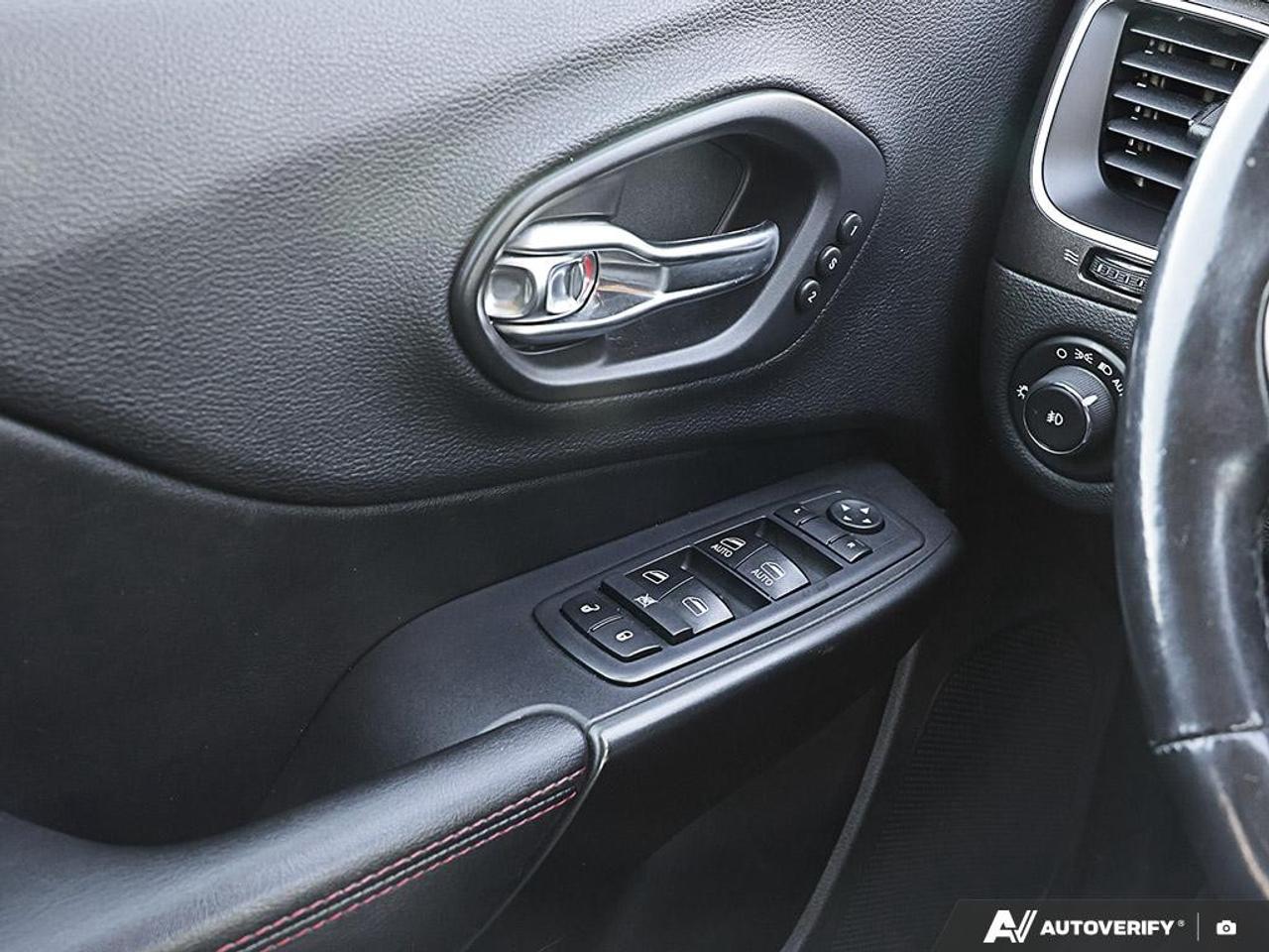 2019 Jeep Cherokee TRAILHAWK ELITE 4X4 Photo