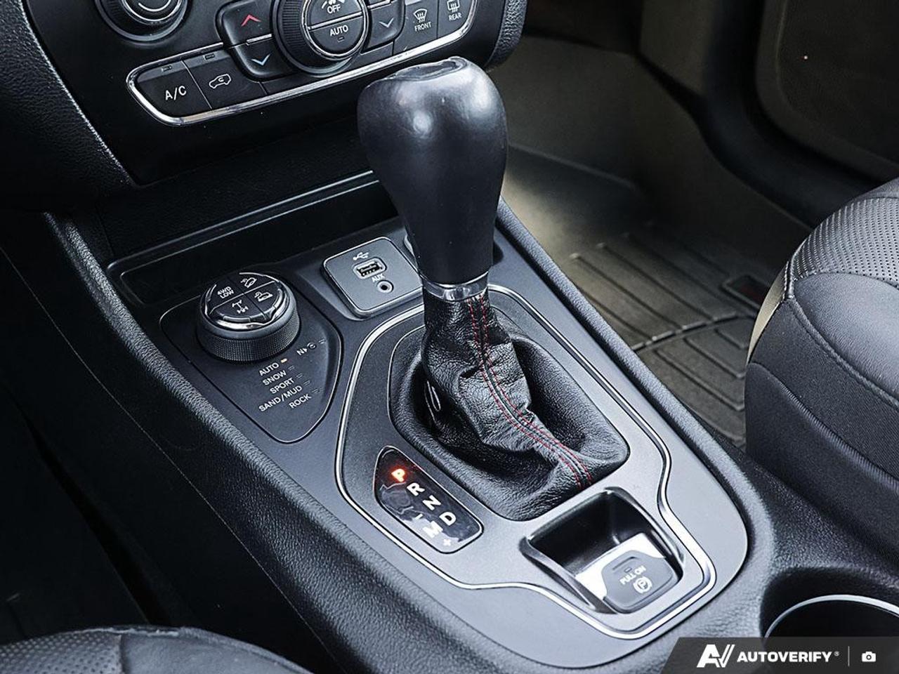 2019 Jeep Cherokee TRAILHAWK ELITE 4X4 Photo