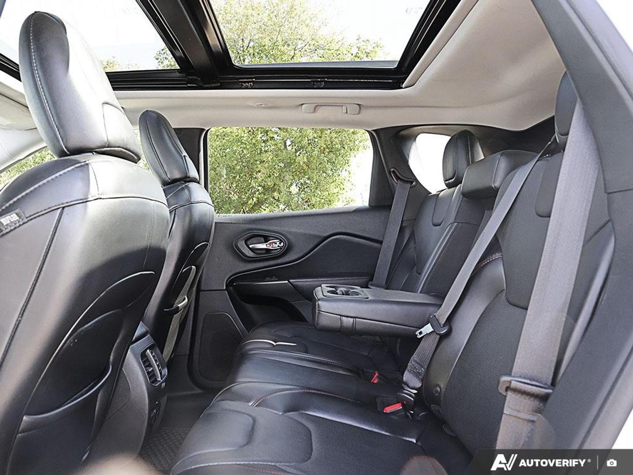 2019 Jeep Cherokee TRAILHAWK ELITE 4X4 Photo