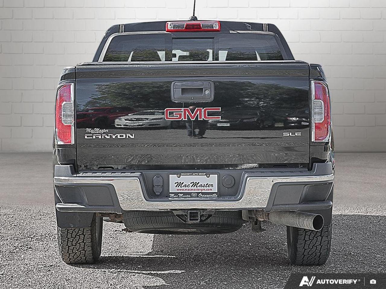 2018 GMC Canyon Crew Cab Short Box 4-Wheel Drive SLE Photo3