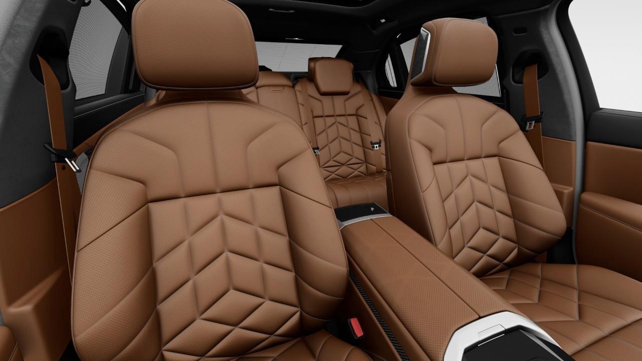 2027 BMW 740 xDrive MSE 4dr All-Wheel Drive Sedan Photo