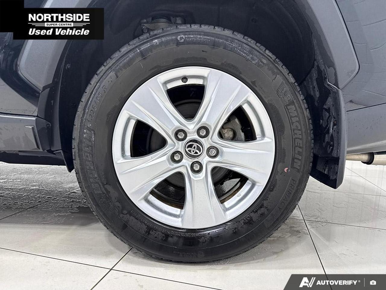 2023 Toyota RAV4 XLE AWD Photo