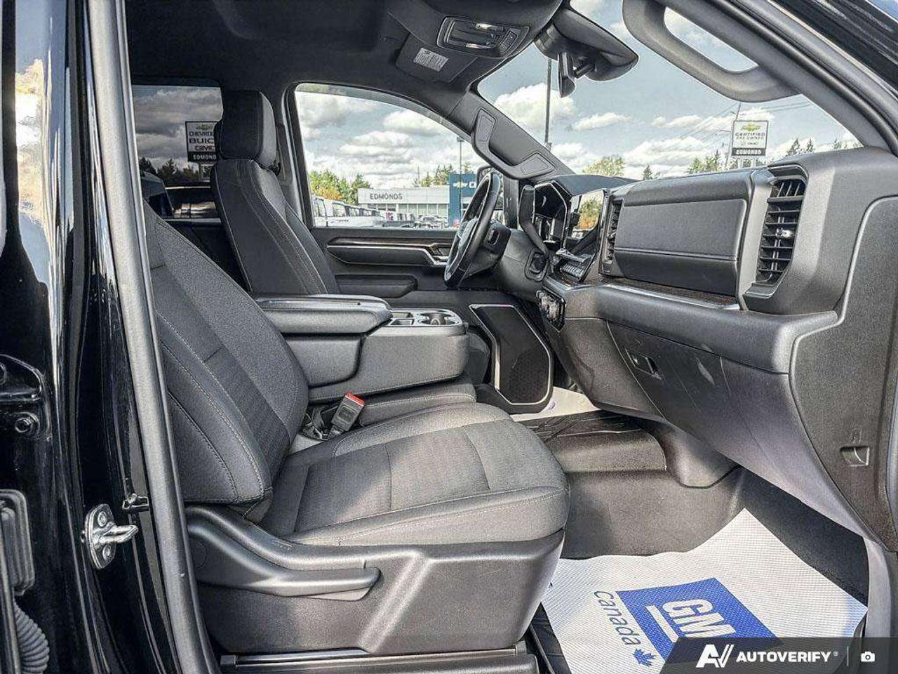 2025 Chevrolet Silverado 2500 One Owner   Trailer Brake Controller   Remote Start  Heated Seats Photo