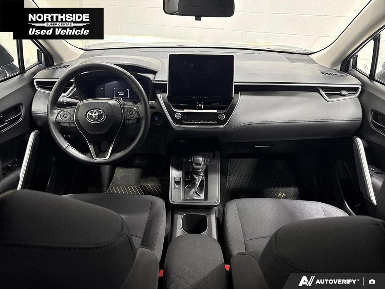 2026 Toyota Corolla Cross LE AWD Photo